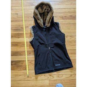 Marmot vest with fur hood thick